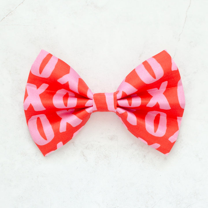Hugs & Kisses Bow Tie
