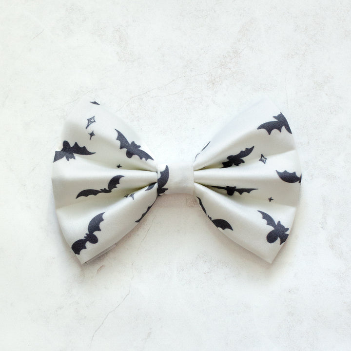 It's Freakin' Bats Bow Tie